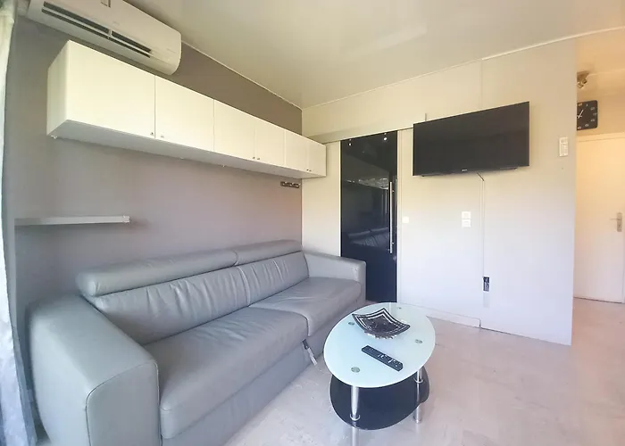 Trident G Apartment *